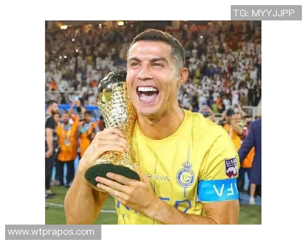 中前位足球明星的辉煌历程与对球队的深远影响解析